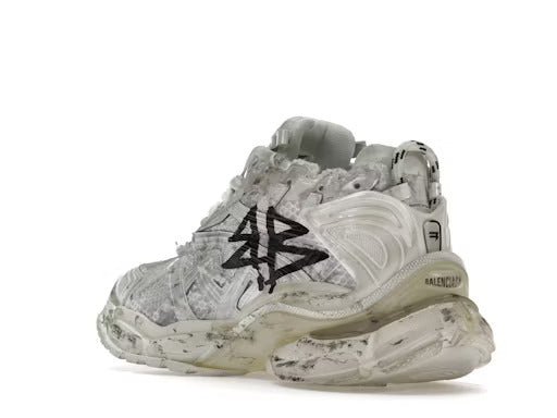 BA RUNNER WHITE GRAFFITI - Доставка 14 - 20 работни дни