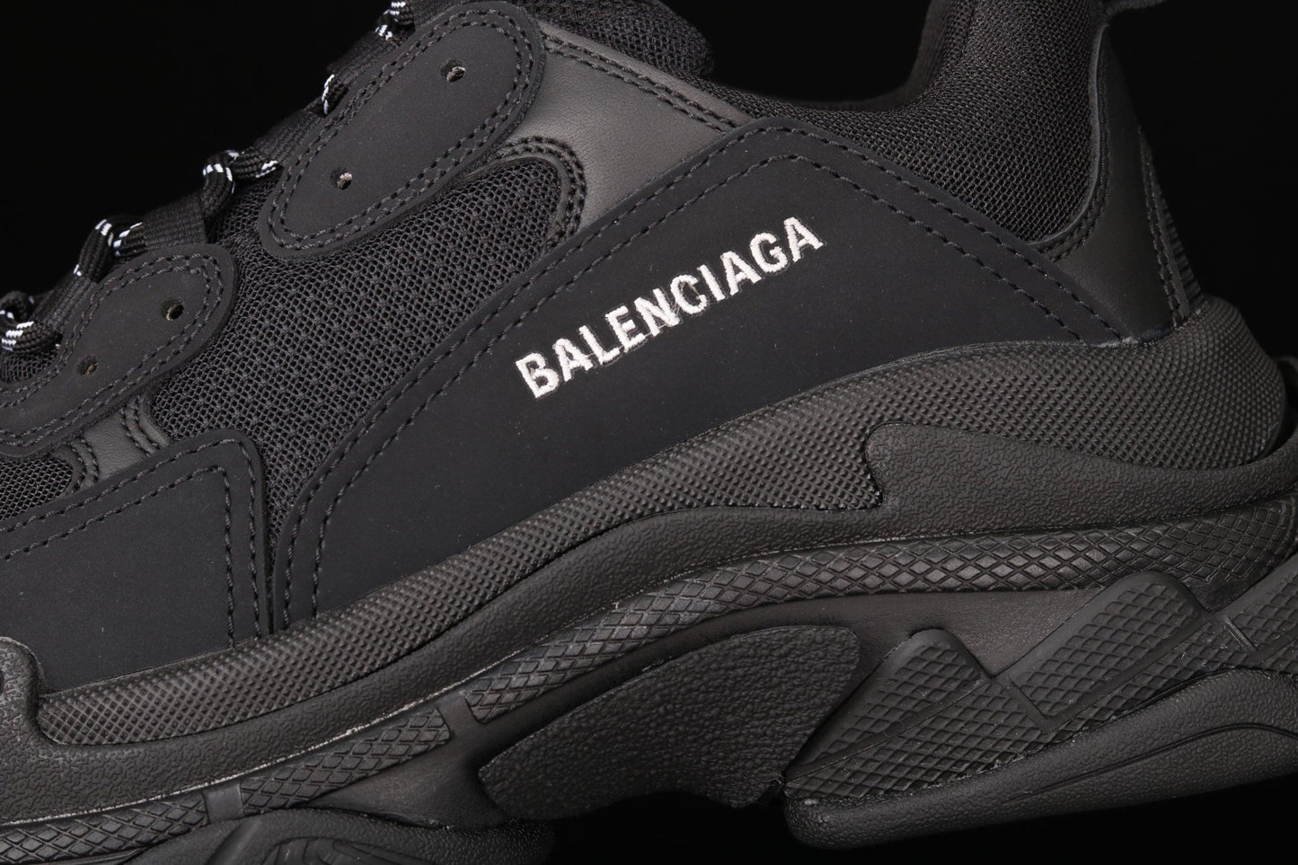 BA Triple S 'Black' - Доставка до 7 дни