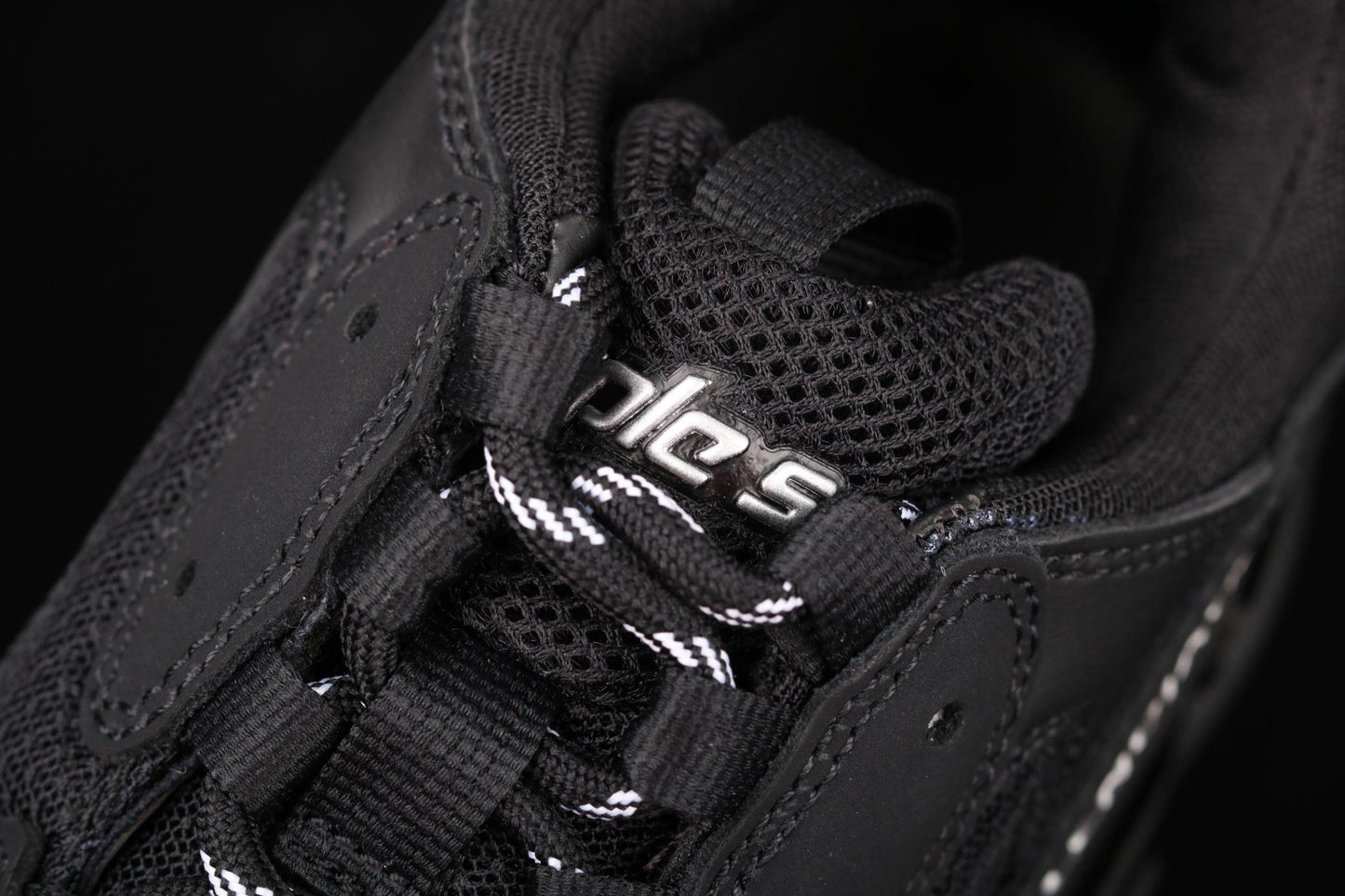 BA Triple S 'Black' - Доставка до 7 дни