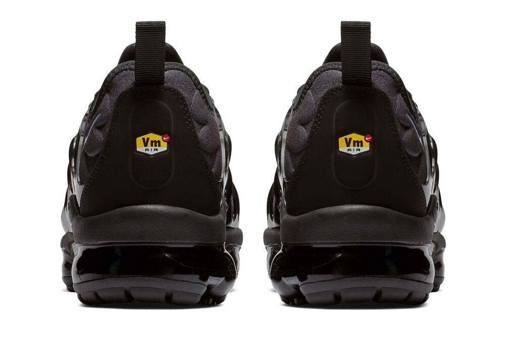 VAPORMAX PLUS TRIPLEBLACK - Доставка до 7 дни