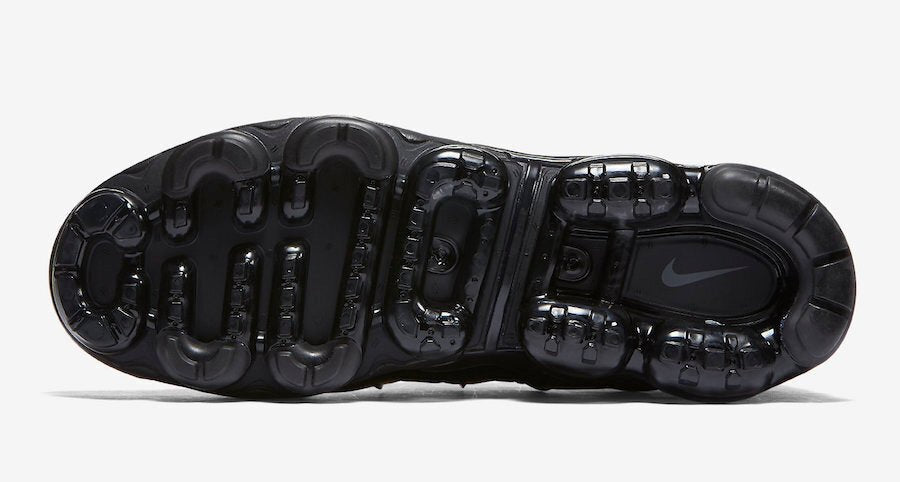VAPORMAX PLUS TRIPLEBLACK - Доставка до 7 дни