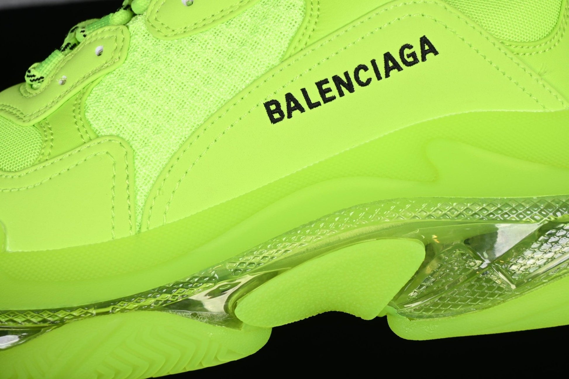 BA 'Triple S Clearsole Fluo Yellow' - Доставка 14 - 20 работни дни