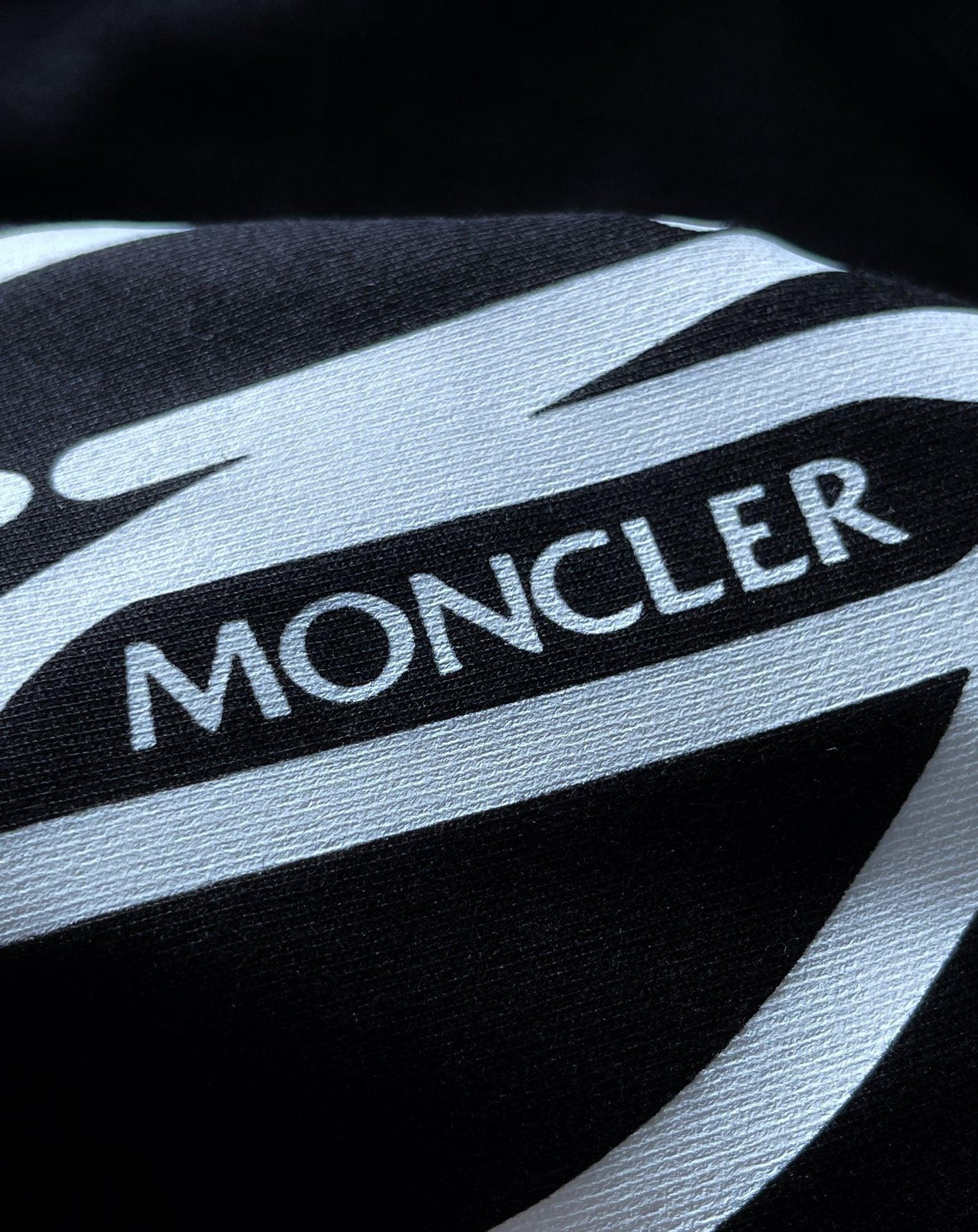 Moncler Space Black - Доставка 14 - 20 работни дни