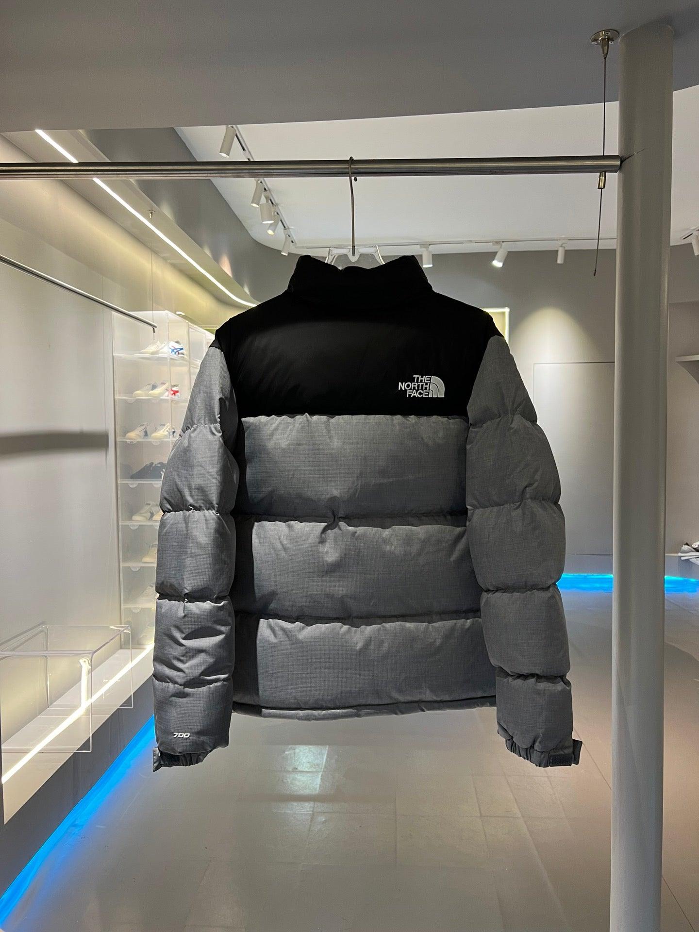 The North Face Nuptse Retro Metallic - Доставка 14 - 20 работни дни