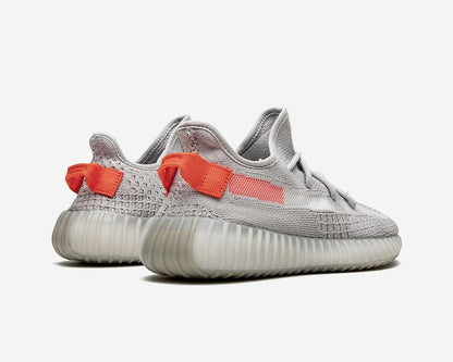 YZY 350 V2 ‘Tail Light’ - Доставка до 7 дни